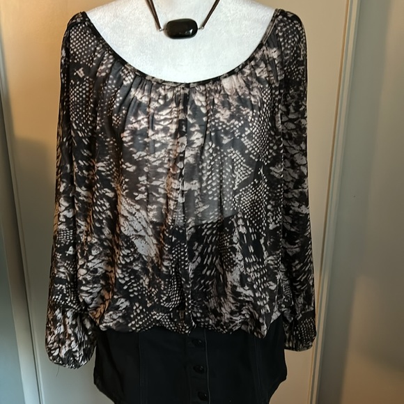 i Jeans By Buffalo Women’s Sheer Mesh Python Print Open Back Peasant Bloouse - Picture 7 of 7